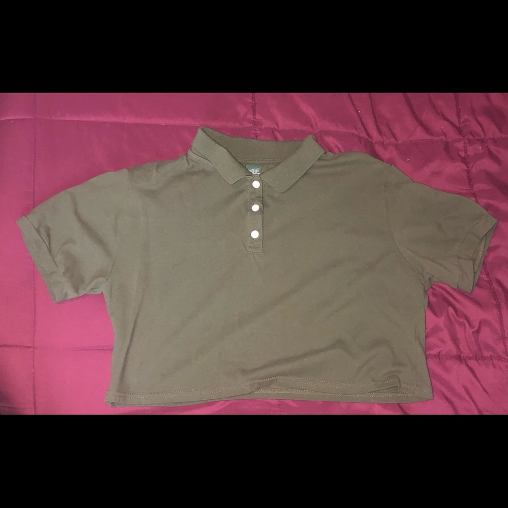 Cropped button up tee